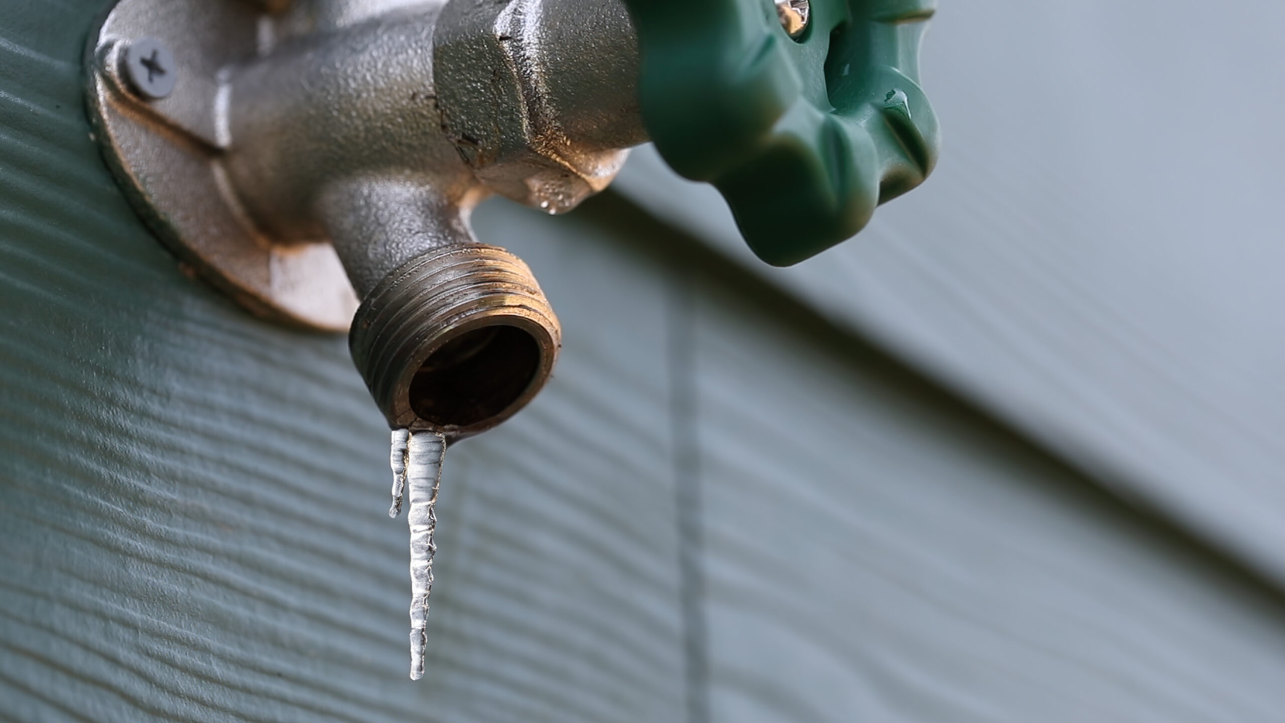 How to Winterize Exterior Plumbing Fixtures in North Texas